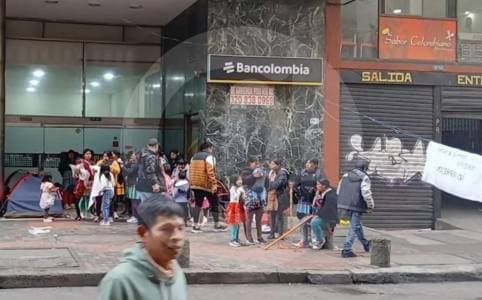Indígenas Emberá ocupan MinInterior en Bogotá y retienen 1.500 funcionarios durante siete horas