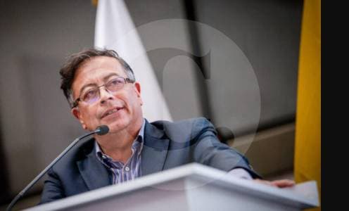 Petro sigue cuestionando el sistema electoral pese a fallo judicial que le ordena parar