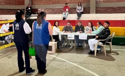 Defensoría alerta: difamación, racismo y amenazas contaminan la campaña presidencial
