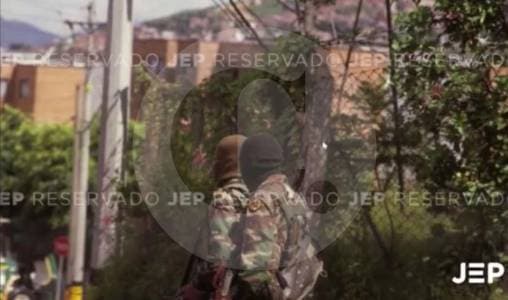 Foto de la JEP expone que paramilitares y Ejército trabajaban juntos en Operación Orión