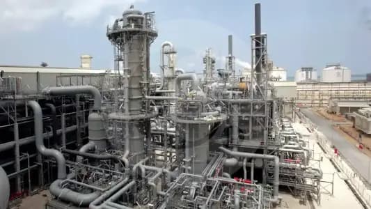 Qatar cierra su mayor fábrica de gas y dispara precios en Europa casi 50% en horas