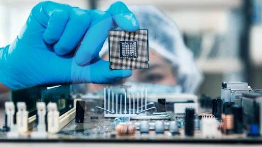 La carrera por la IA está vaciando las tiendas: prepárese para pagar más por su próximo celular