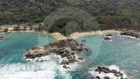 Parque Tayrona cierra sus puertas tras amenazas a funcionarios durante operativo ambiental