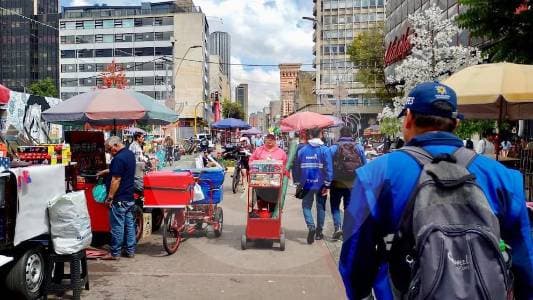Bogotá defiende decreto que restringe ventas informales por seguridad y salubridad