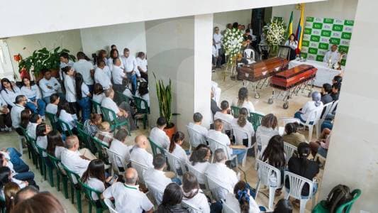 Colombia llora a 21 víctimas en el atentado más letal en décadas: "Que no nos incluyan en estas guerras"