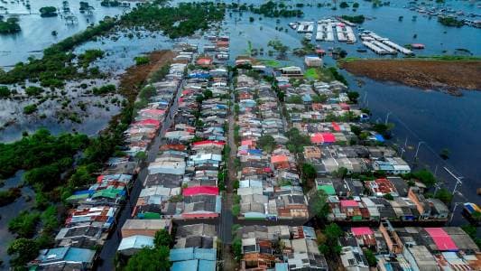 Damnificados por lluvias en Córdoba claman por ayuda mientras surge polémica por recursos