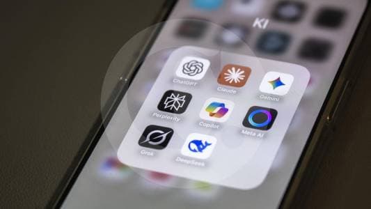 Cinco apps con IA que te organizan el viaje completo sin andar saltando entre diez aplicaciones