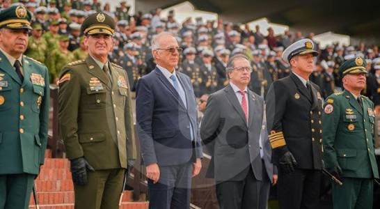 Investigan si 35 oficiales fueron sacados del Ejército para facilitar negociaciones con el Clan del Golfo