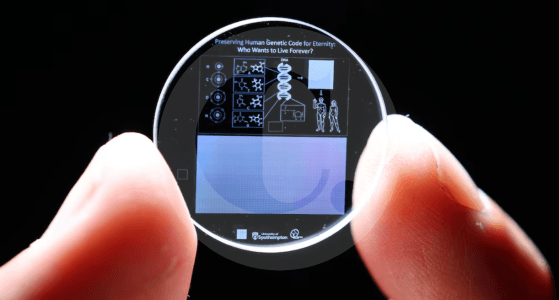 Cristales de vidrio que guardan datos mil años: la solución que podría revolucionar cómo almacenamos información