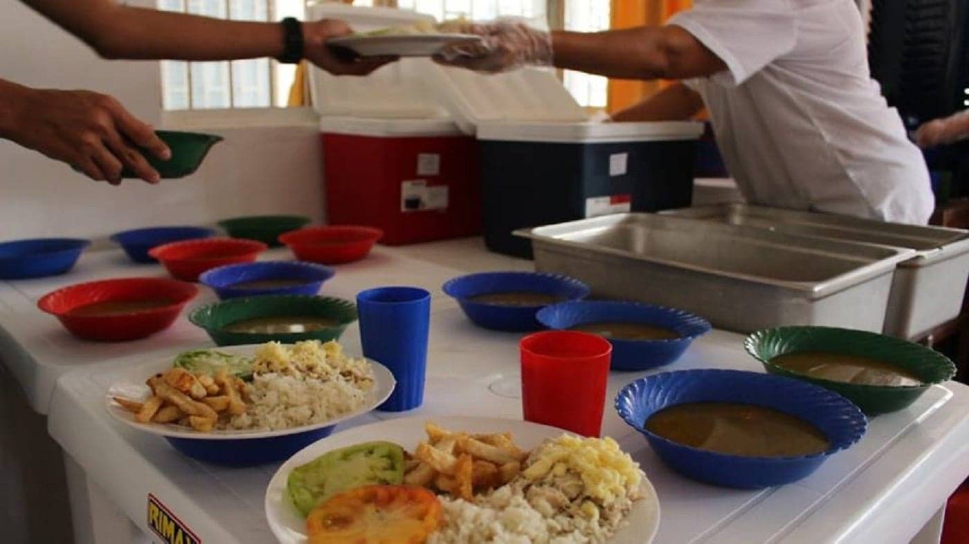 Congreso aprueba primer paso para sacar comida chatarra de las escuelas colombianas