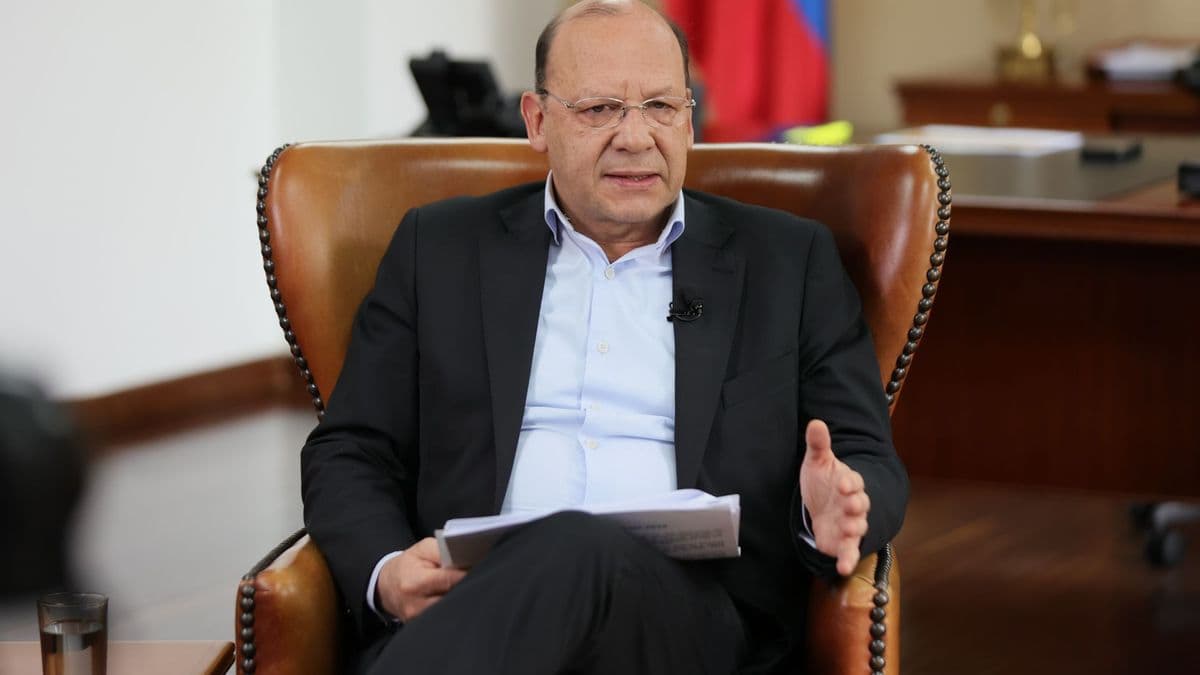 Petro designa a ministro de Hacienda para coordinar transición con el gobierno De La Espriella