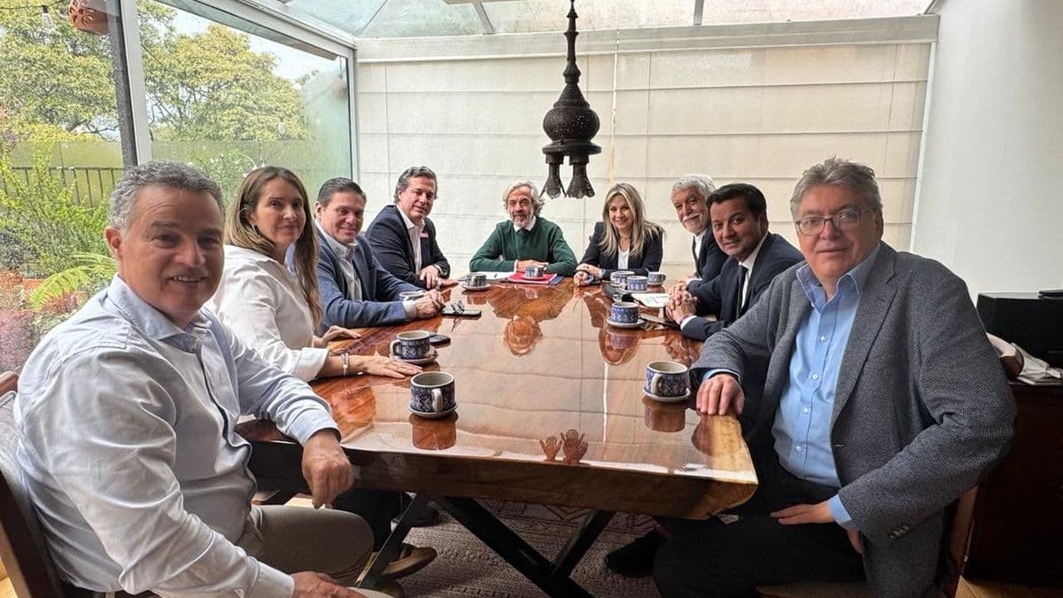 Paloma Valencia evalúa a Juan Daniel Oviedo como su fórmula vicepresidencial