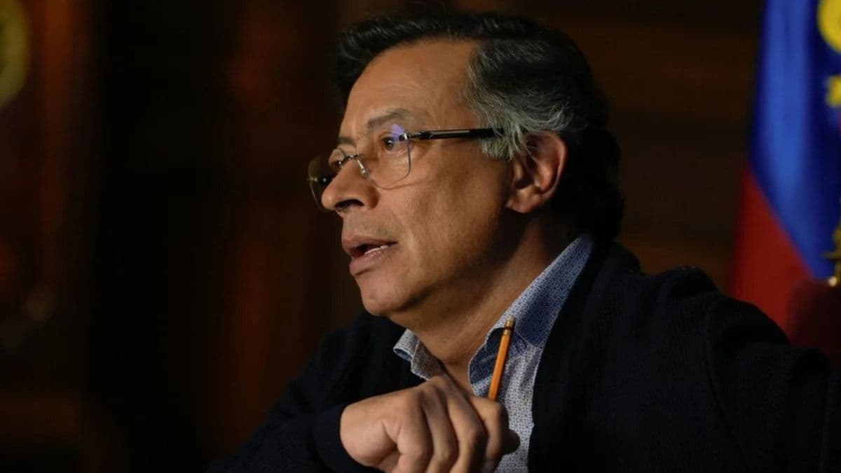 Petro respalda a Cepeda sobre paramilitarismo en Antioquia y carga contra Uribe