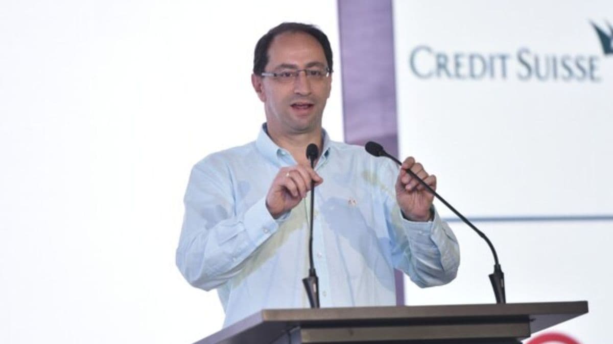 Restrepo promete cargar maletas por Paloma si no llega a segunda vuelta