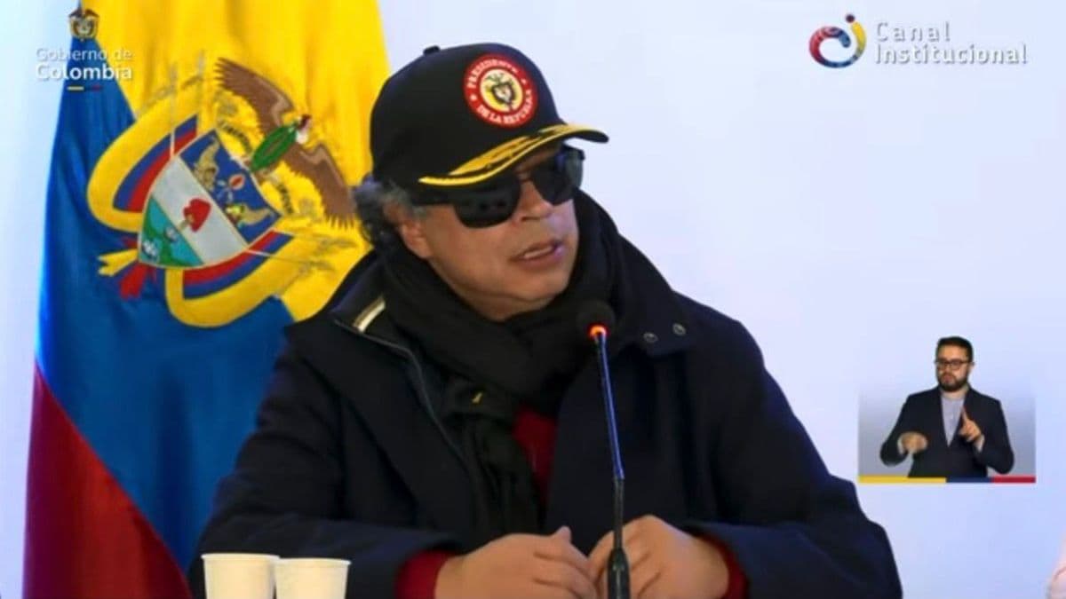 Petro advierte que cerrar fronteras entrega el comercio al contrabando y la mafia