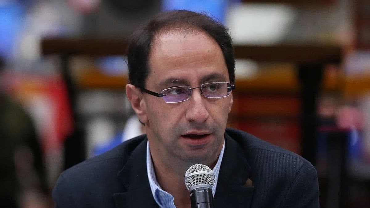 Restrepo denuncia desigualdad en campaña: "Hay territorios donde no podemos ir, pero Cepeda sí"