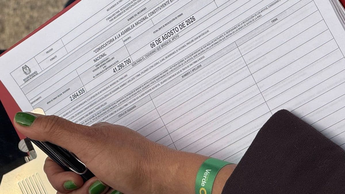 Alianza Verde dijo no a Constituyente, pero recogía firmas en el evento de apoyo a Cepeda