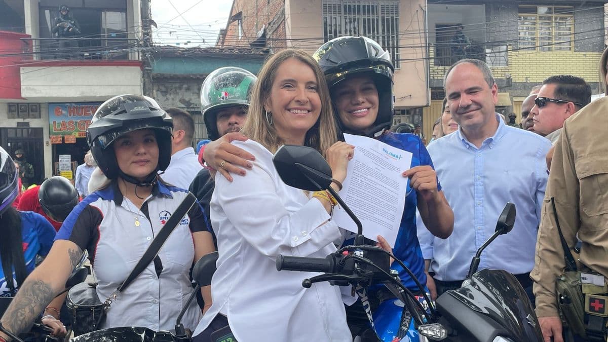 Paloma Valencia propone exonerar del SOAT a motos de hasta 250 cc en estratos bajos