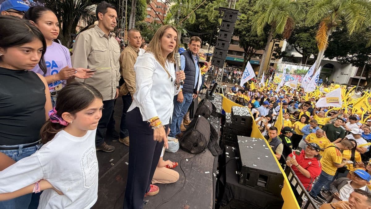 Paloma Valencia promete seguridad y medicamentos en acto de campaña en Pereira