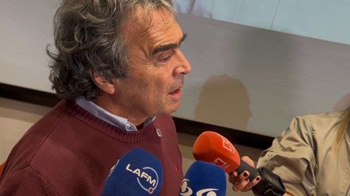 Fajardo acusa al Gobierno de repetir "Pacto de La Picota" con suspensión de capturas al Clan del Golfo