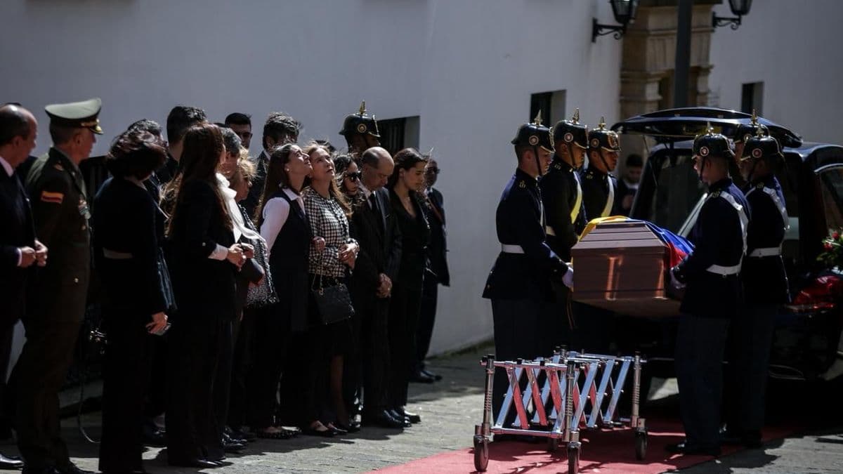 Bogotá rinde honores fúnebres a Germán Vargas Lleras en la Cancillería