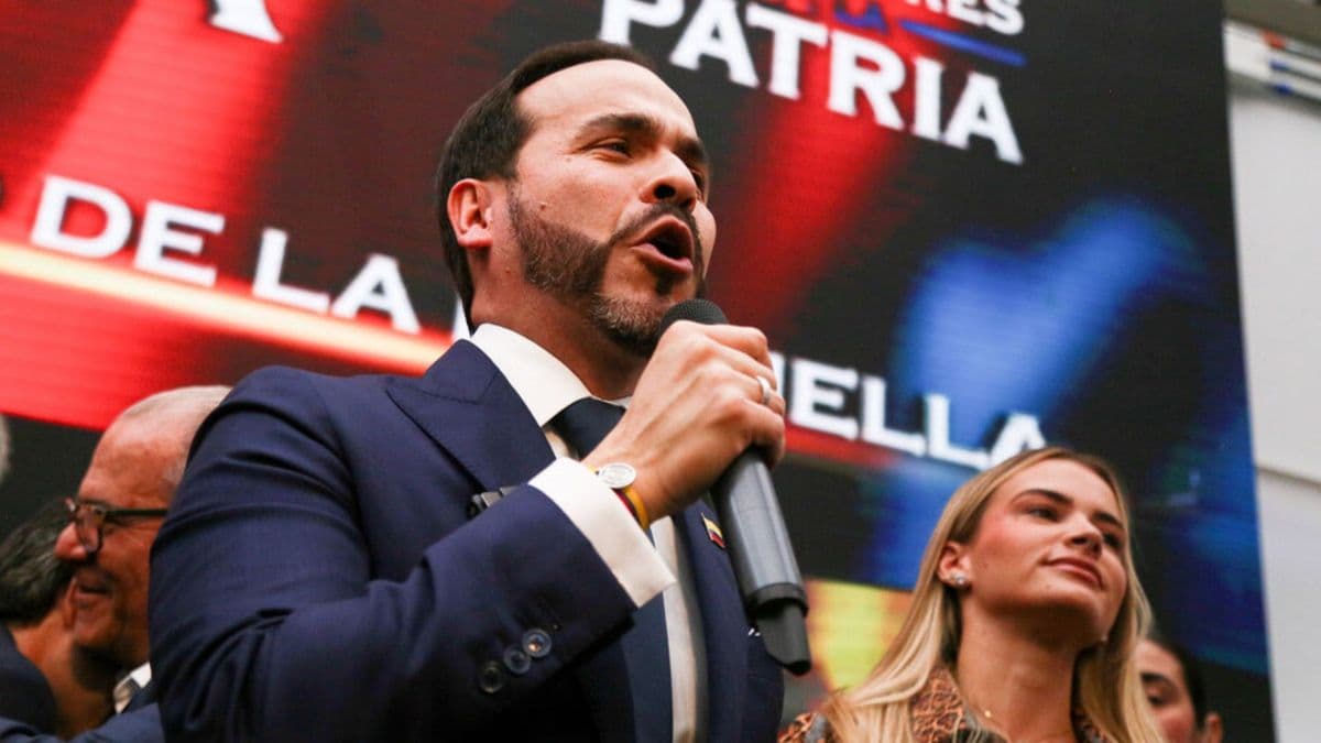 De la Espriella pide disculpas por comentario polémico hacia periodista en entrevista