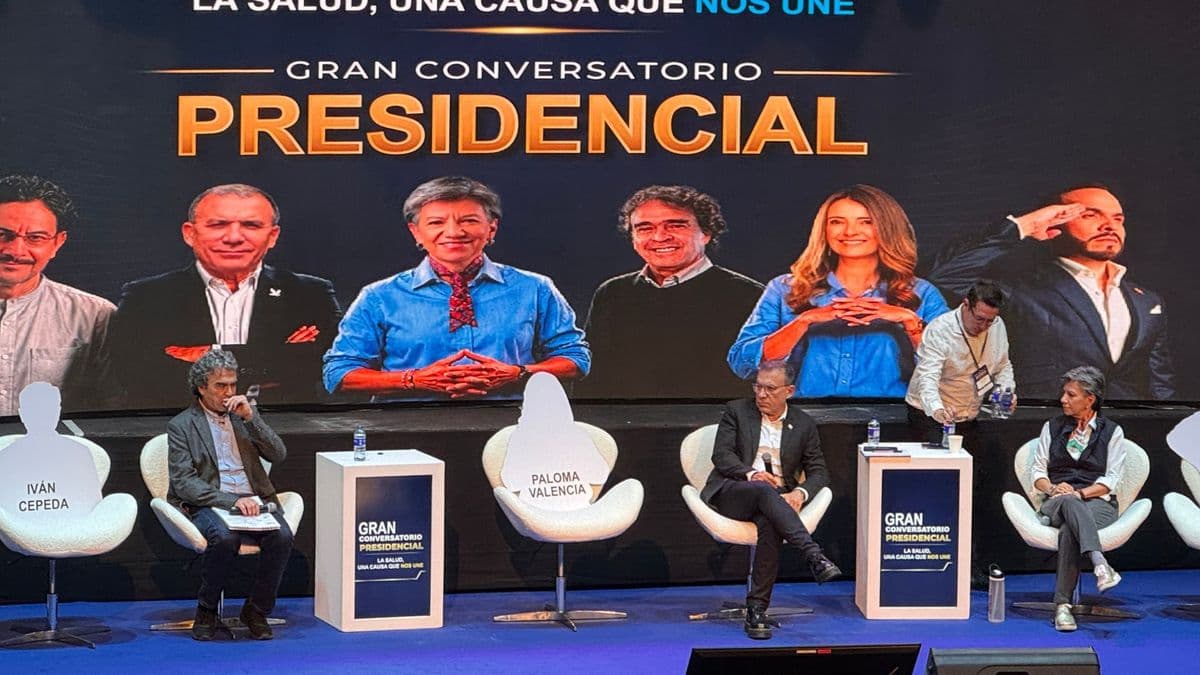 Tres candidatos presidenciales chocan en debate sobre cómo salvar la salud en Colombia
