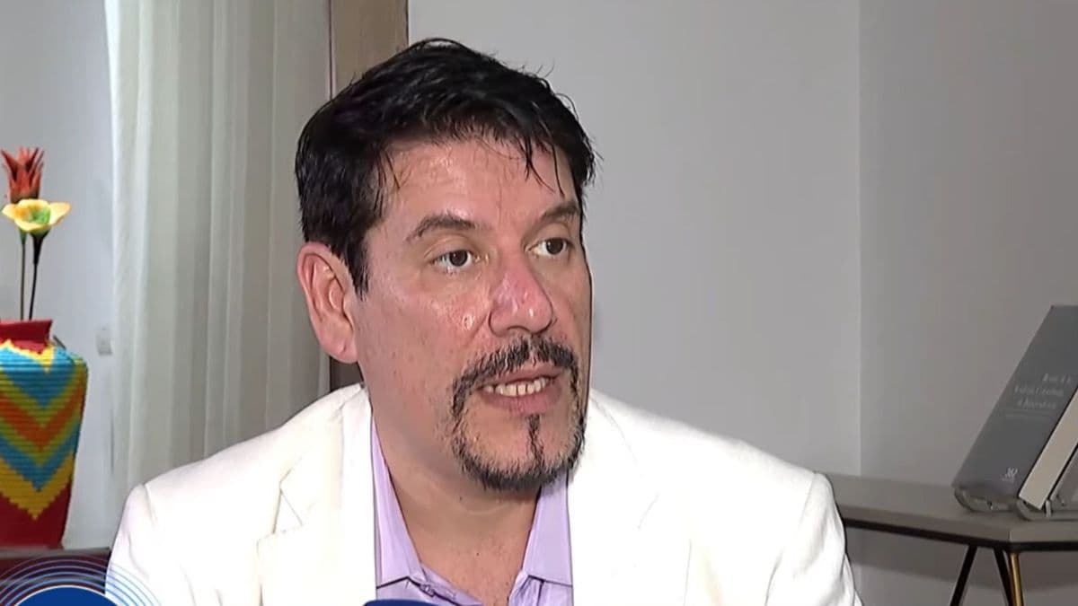 Gaona advierte que Petro "está probando los límites" de los controles constitucionales