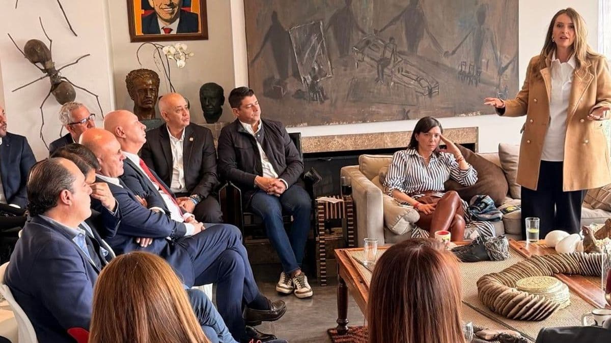 Paloma Valencia se reúne con liberales para definir estrategia en la recta final de campaña