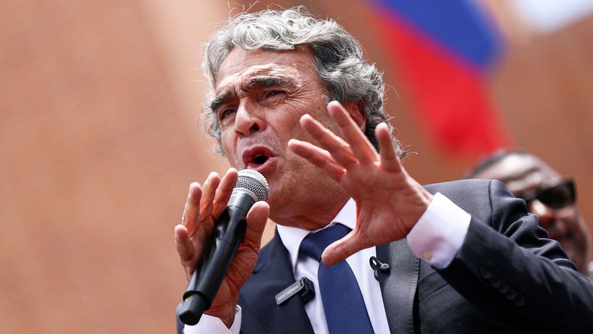 Fajardo critica a Petro: "Da voz pero la convierte en resentimiento"