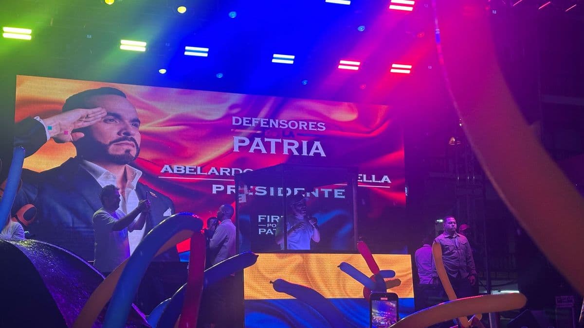 De la Espriella cierra campaña en Rionegro con promesas de dobles calzadas y distrito logístico