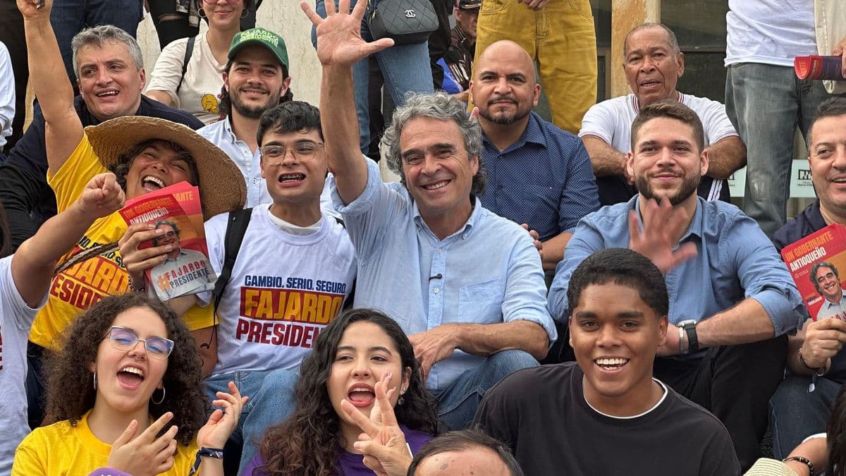 Fajardo cierra la puerta a Paloma Valencia: "No me pararía al frente de esa gente"