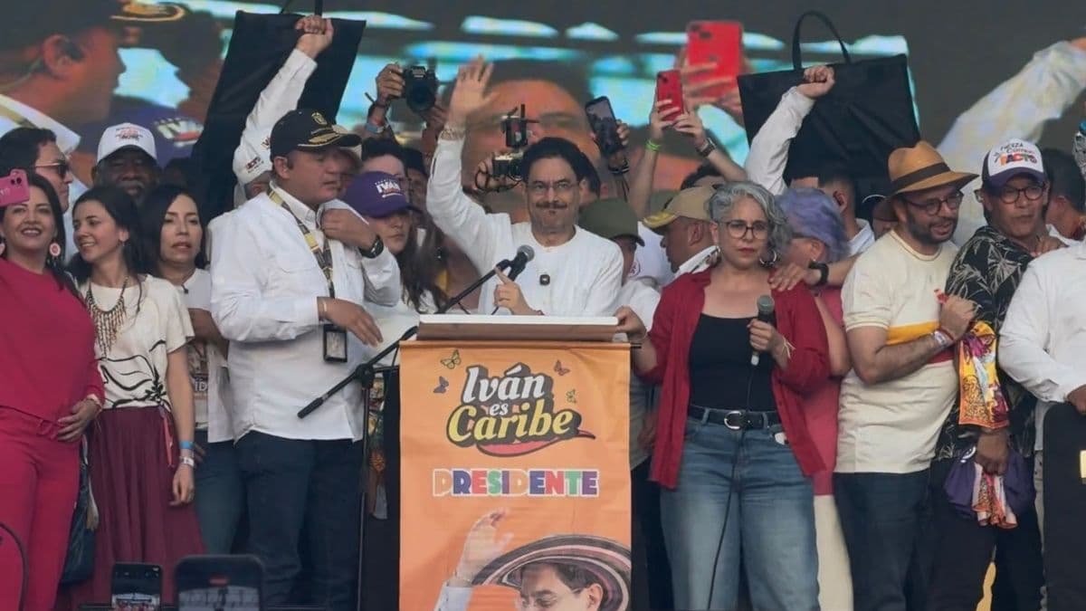 Cepeda cierra campaña en Barranquilla con promesas de austeridad y batalla contra la corrupción