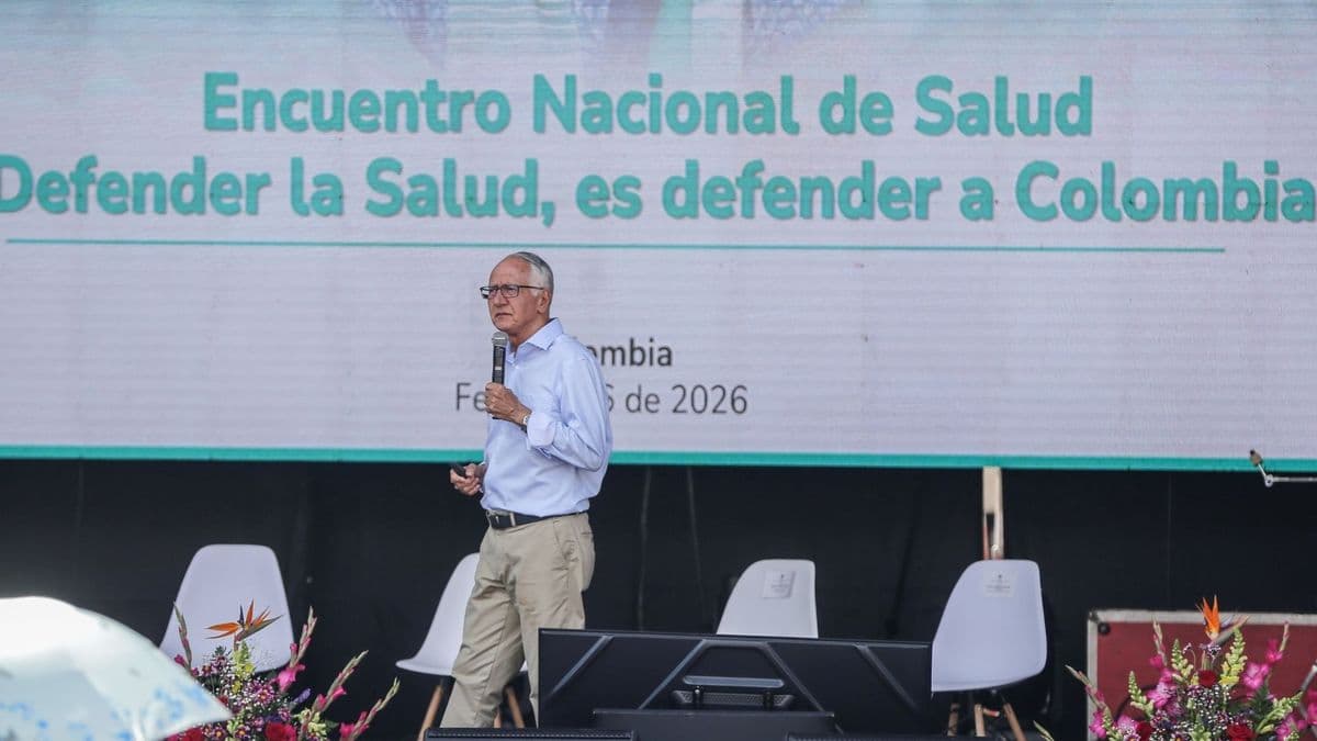 Procuraduría investiga al ministro de Salud por participación en política a una semana de las presidenciales