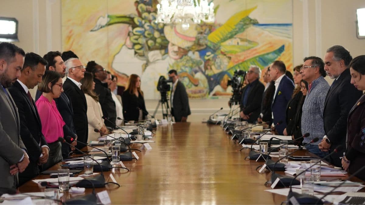 Seis ministros de Petro bajo investigación por participación en política durante elecciones