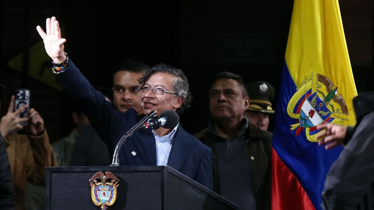 Petro cierra gira por el Caribe con pullas a candidatos "de los mismos de siempre"