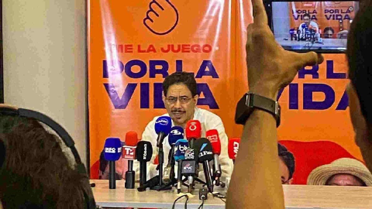 Cepeda insiste en debate con De La Espriella y denuncia presunta compra de votos en rival