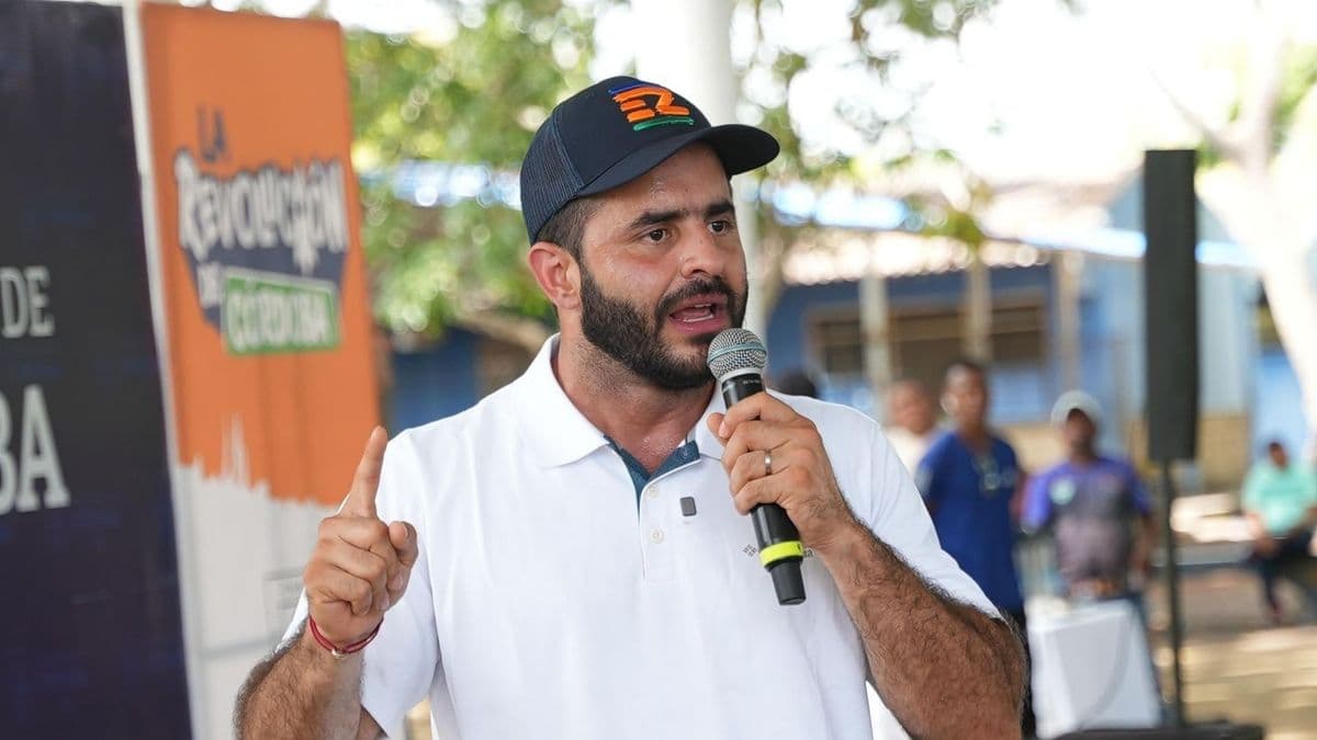 Gobernador de Córdoba acusa a Petro de ir a Montería solo a hacer campaña política