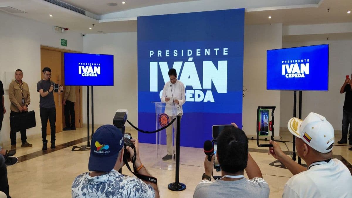 Cepeda denuncia a De la Espriella por presunto saqueo de recursos de la salud