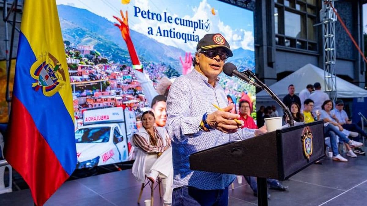 Petro denuncia que 400 empresas presionan a empleados para votar; MinTrabajo remite casos a Fiscalía