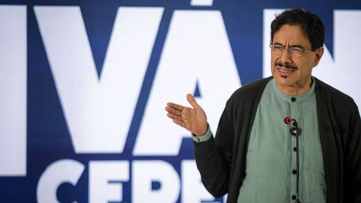 Cepeda pide calma tras protestas por victoria de De la Espriella y rechaza amenazas del electo