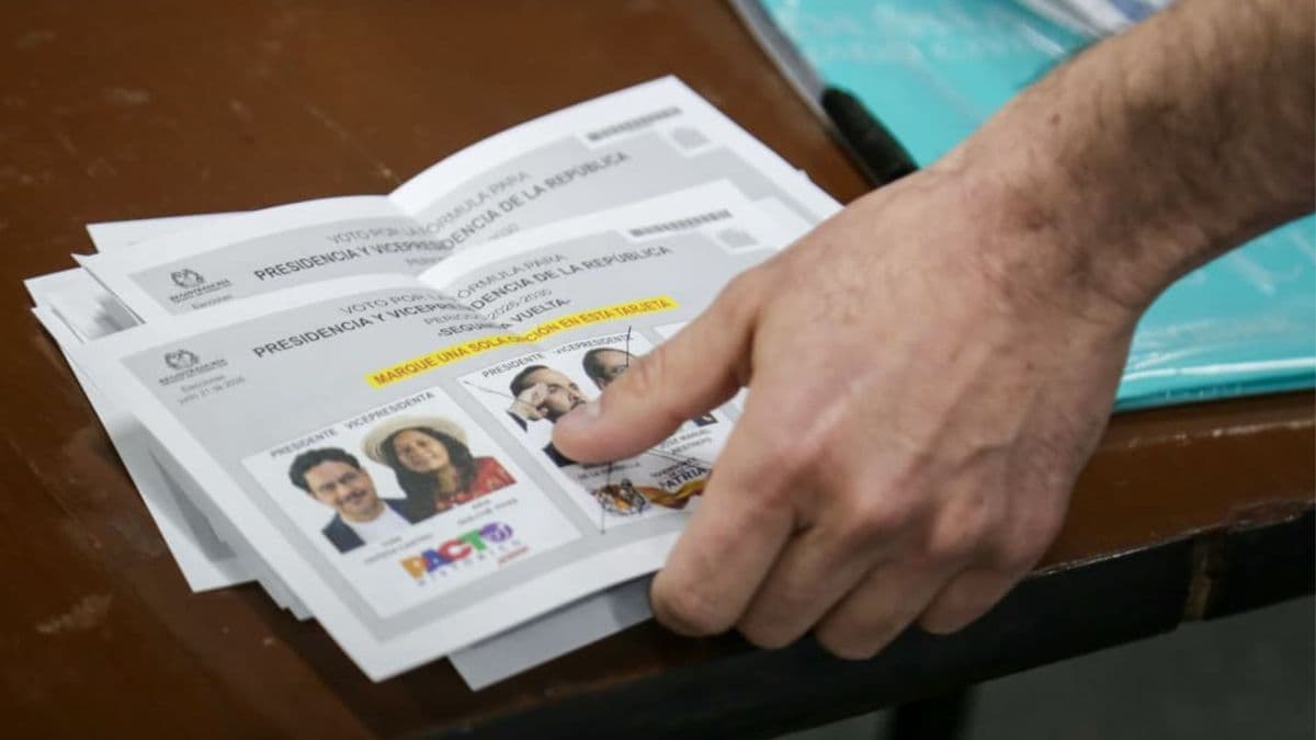 Colombia termina escrutinio de elección más cerrada: apenas 250 mil votos separan a los candidatos