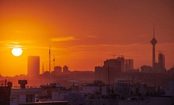 Oriente Medio en crisis: bombardeo a escuela iraní mata decenas de niñas mientras se expande la violencia