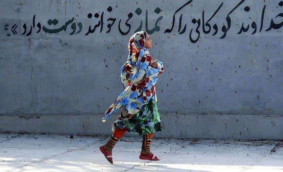 ONU denuncia ataque a escuela en Irán que dejó decenas de niñas muertas y pide investigación