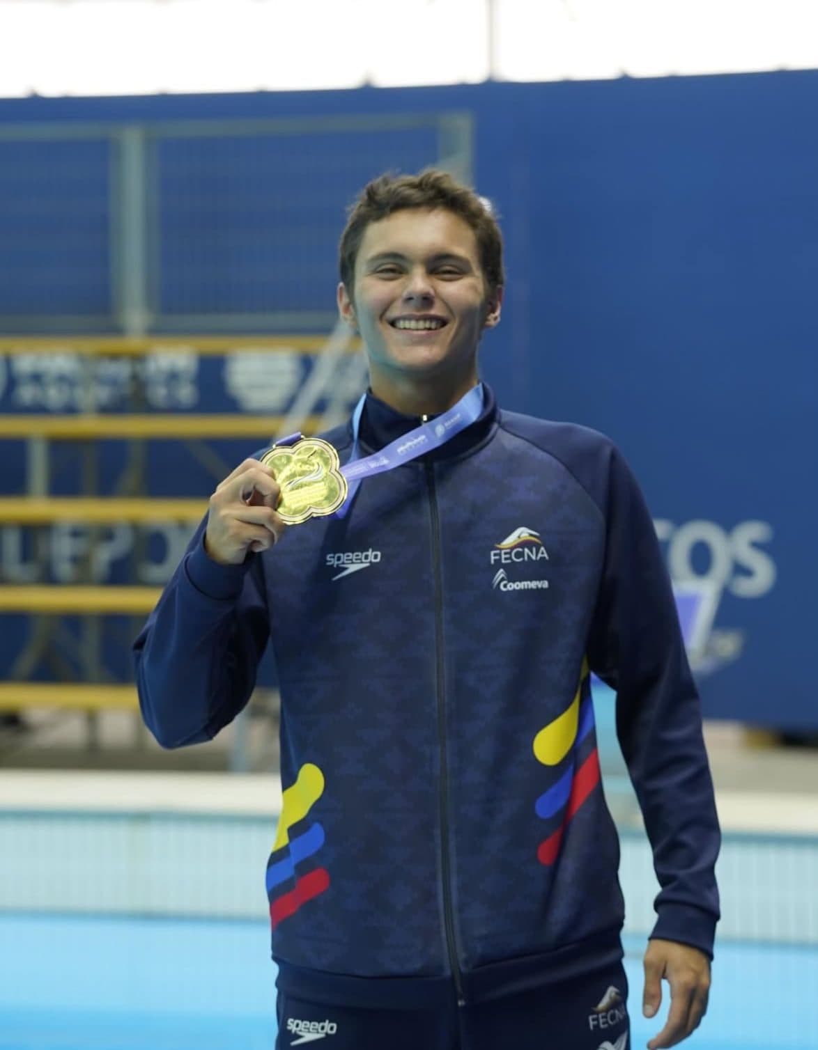 A los 18 años, Nicolás Tascón trae el oro en natación artística para Colombia