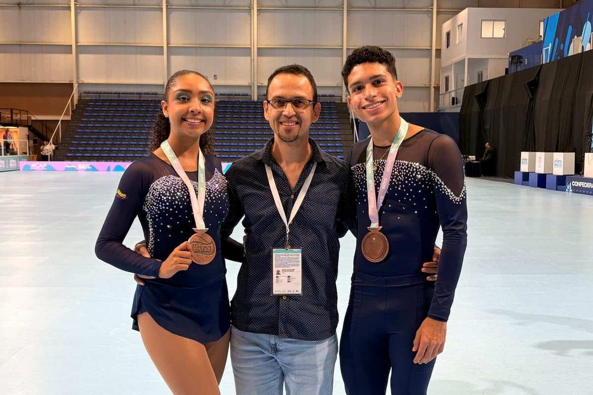 Antioquia brilla en Buenos Aires: pareja de patinadores logra medalla de bronce internacional