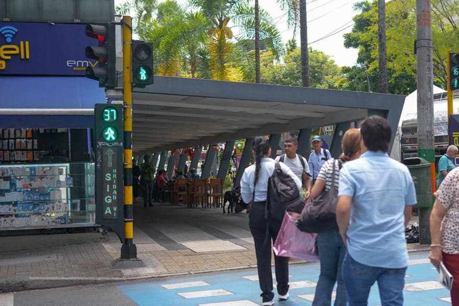 Envigado estrena semáforos inteligentes con sonido para peatones en el sur de la ciudad
