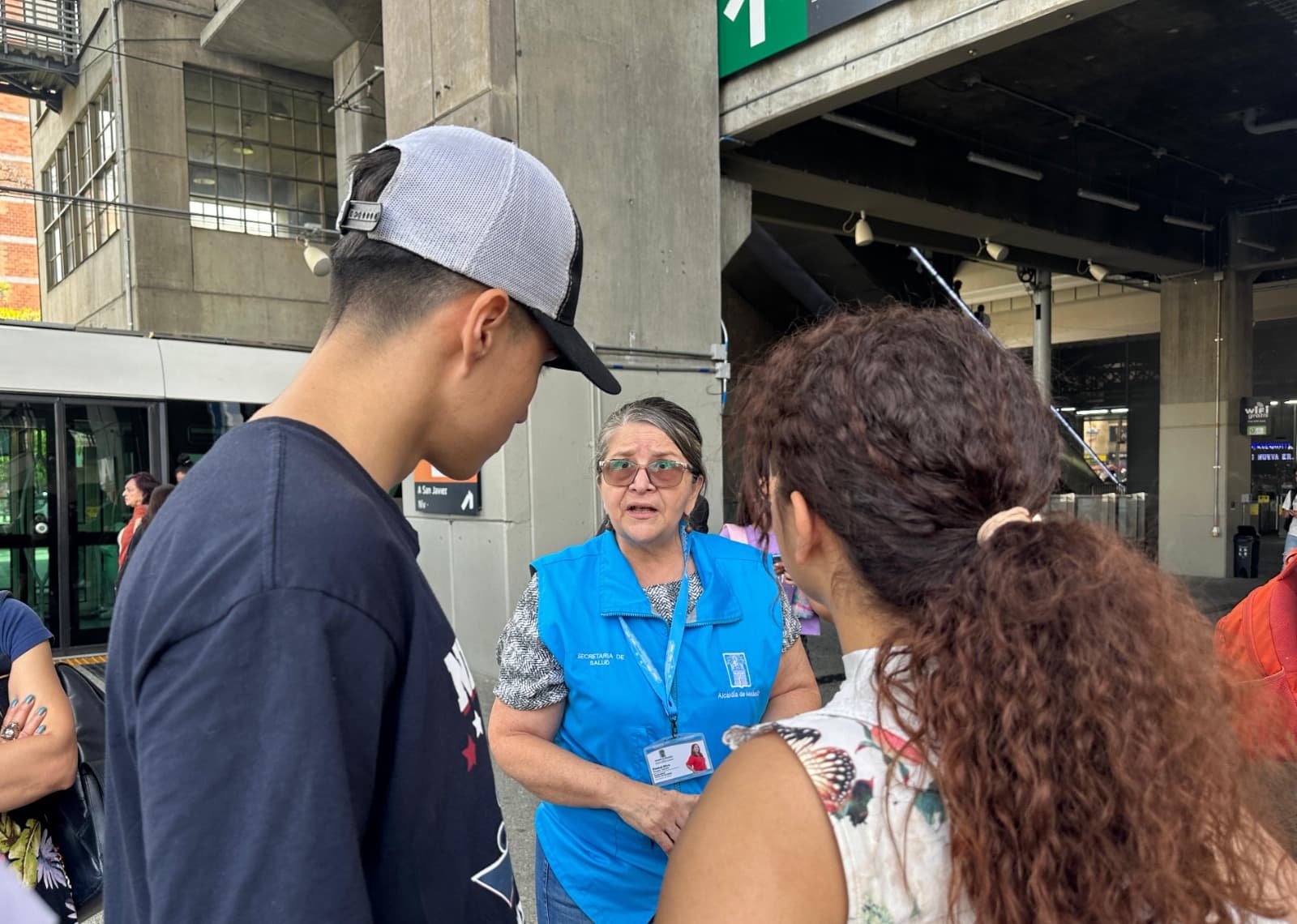 Medellín refuerza salud mental en el Metro con tres nuevos Escuchaderos desde mayo
