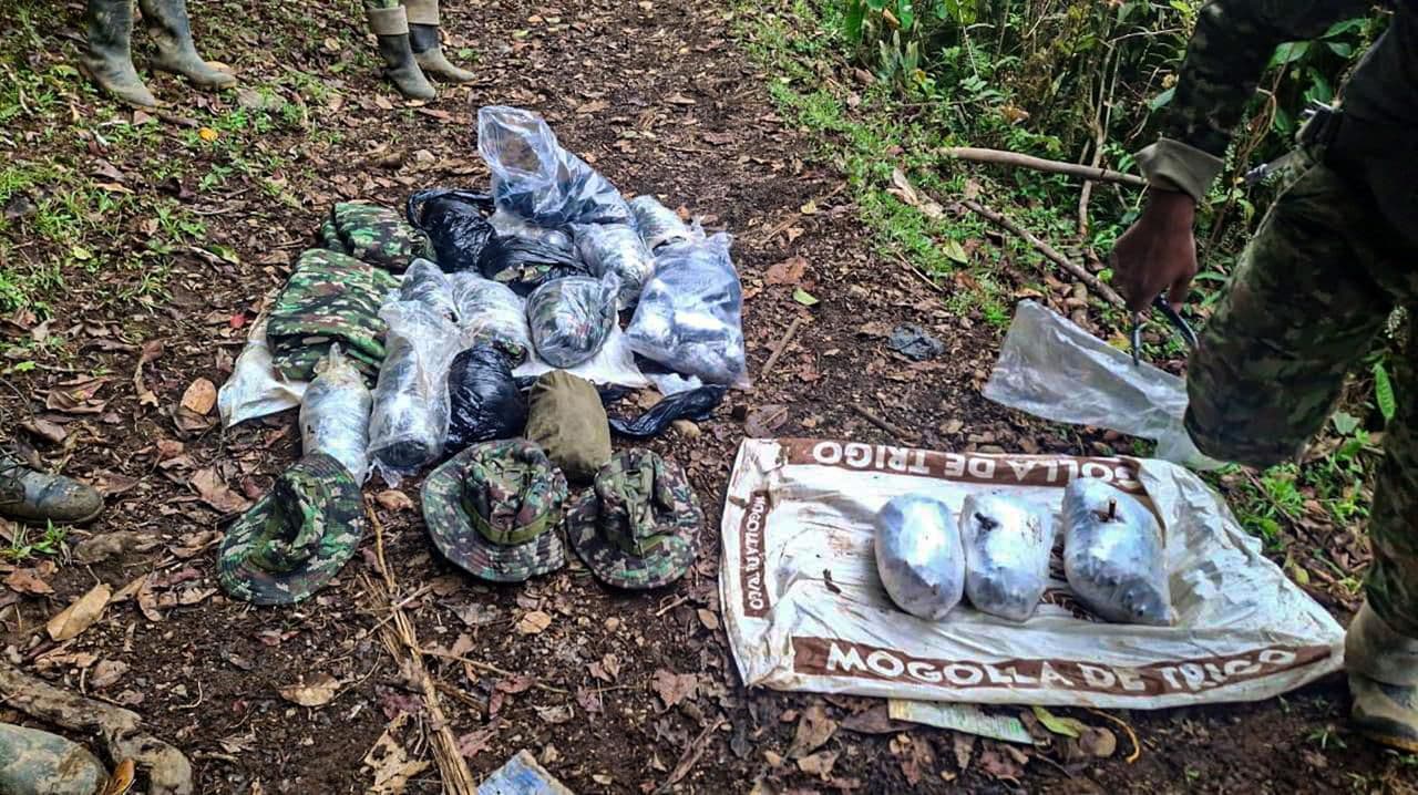 Ejército captura tres integrantes del Clan del Golfo en Urrao con arsenal de guerra