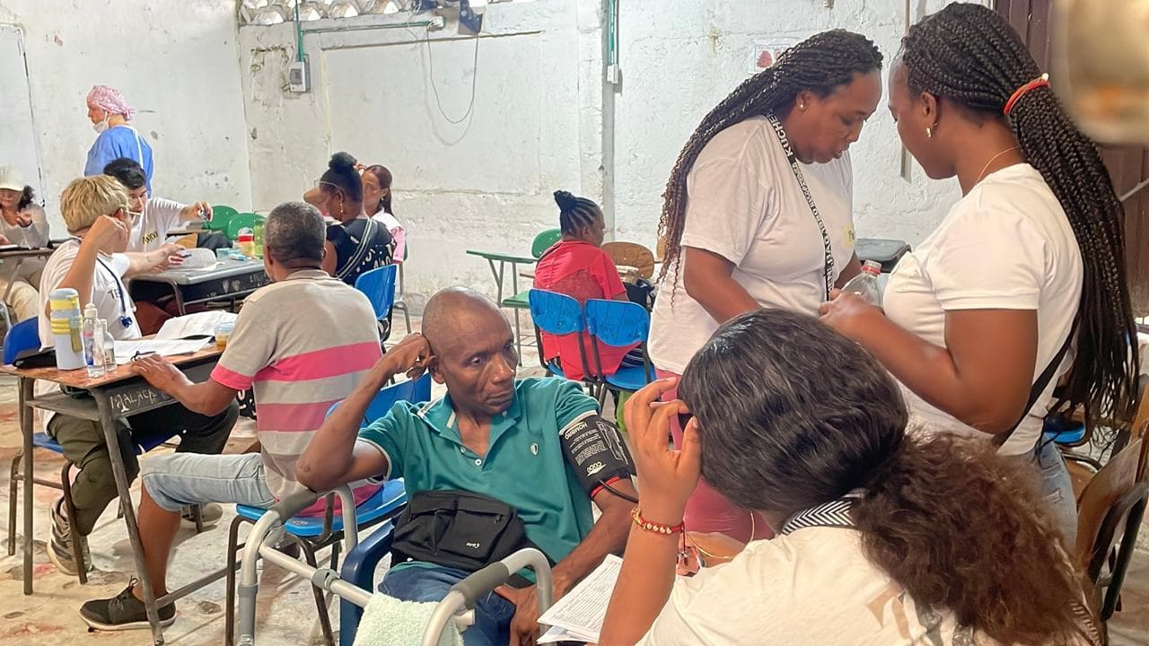 Tadó recibió su primer abrazo médico en cuatro años: más de 450 personas atendidas en jornada humanitaria